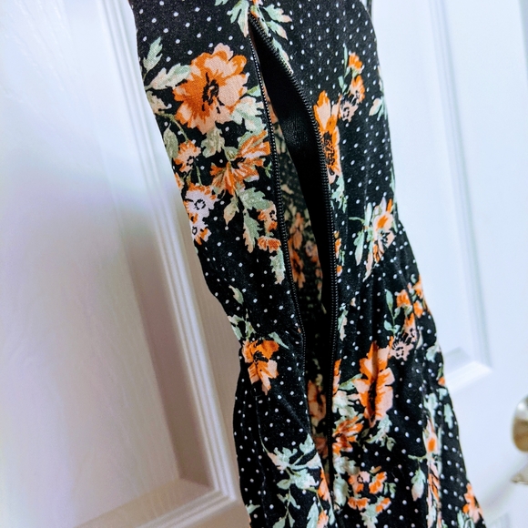Forever 21 Floral Dress - Picture 4 of 4